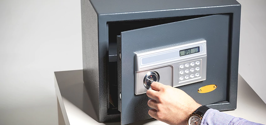 Jewelry Safe Unlocking Service in King City, California